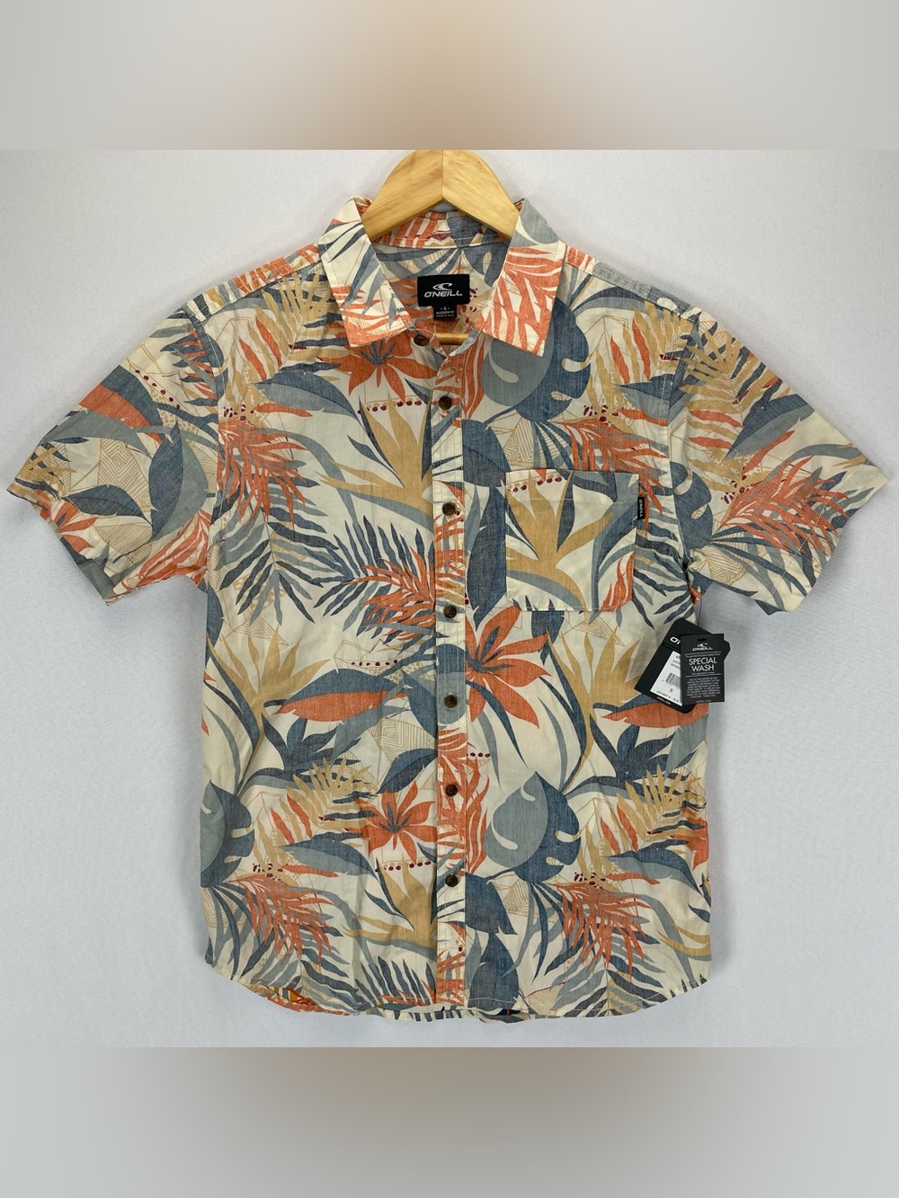 O’Neill Hawaiian Shirt Men’s Small Modern Fit Floral Short Sleeve Button Up NWT
